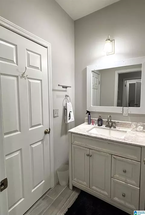 Bath - 605 E 20th St, Jasper, AL 35501 photo 3 of 6