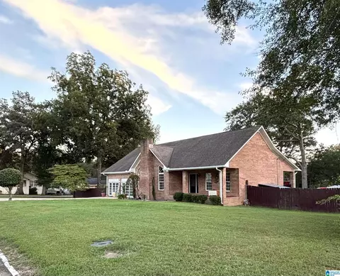 Exterior - 605 E 20th St, Jasper, AL 35501 photo 2 of 13