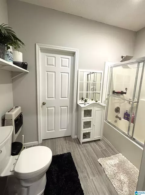 Bath - 605 E 20th St, Jasper, AL 35501 photo 5 of 6