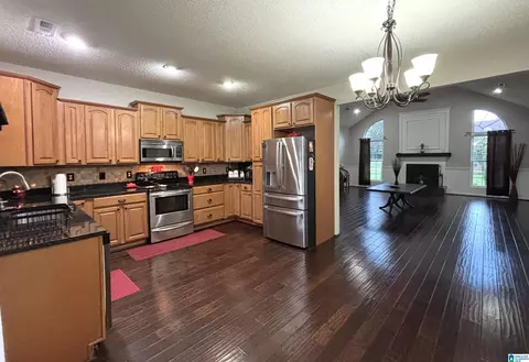 Kitchen - 605 E 20th St, Jasper, AL 35501 photo 4 of 4