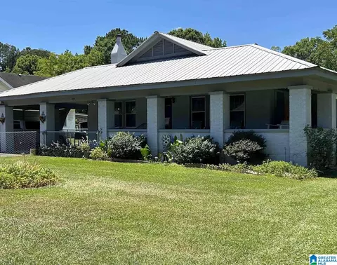 365 N River St, Centre, AL 35960