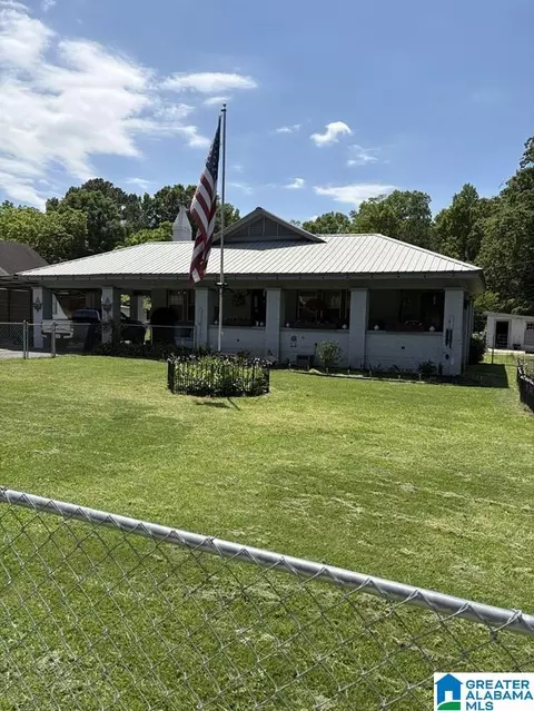 365 N River St, Centre, AL 35960