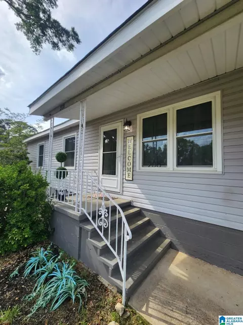 208 Marshall Dr, Gardendale, AL 35071