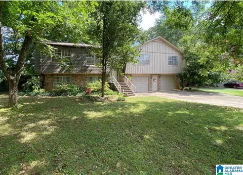 808 3rd Terrace Cir, Pleasant Grove, AL 35127