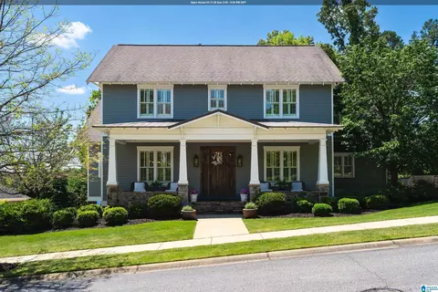 752 Chestnut Park Ln, Hoover, AL 35226