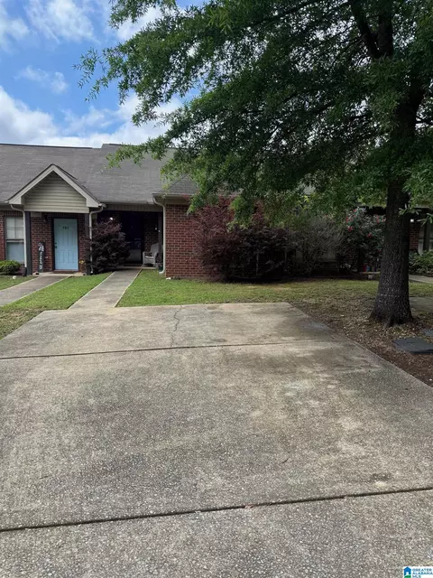 195 Apricot Ln, Calera, AL 35040