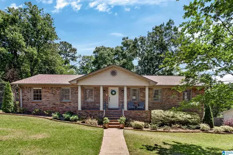 233 Caliente Dr, Hoover, AL 35226