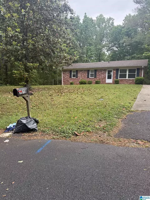 1319 Dogwood Rd, Adamsville, AL 35005