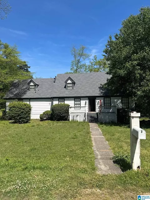 2205 Pioneer Dr, Hoover, AL 35226