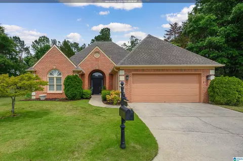 202 Crest Lake Dr, Hoover, AL 35244