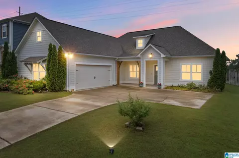 1090 Camellia Ridge Dr, Pelham, AL 35124