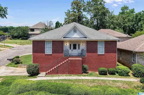 1524 Jacobs Cir, Vestavia Hills, AL 35216