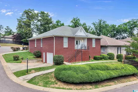 1524 Jacobs Cir, Vestavia Hills, AL 35216