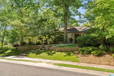 3611 Dunbarton Dr, Mountain Brook, AL 35223