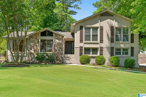 312 Great View Cir, Hoover, AL 35226