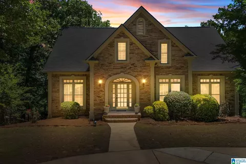 1716 Southpointe Dr, Hoover, AL 35244