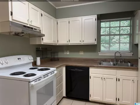 2100 Montreat Dr #D, Vestavia Hills, AL 35216