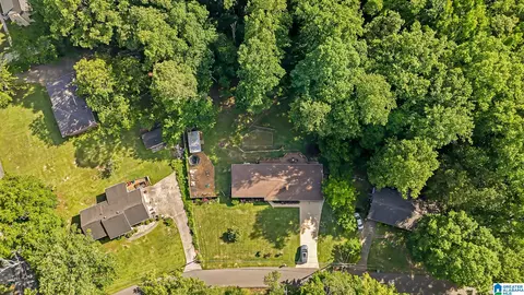 909 10th Pl, Pleasant Grove, AL 35127