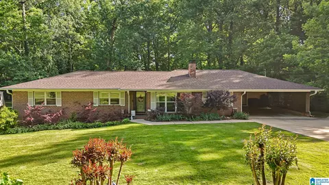 909 10th Pl, Pleasant Grove, AL 35127