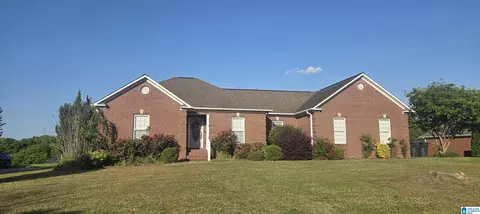 141 Southbend Dr, Talladega, AL 35160