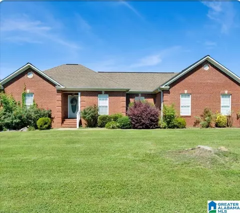 141 Southbend Dr, Talladega, AL 35160