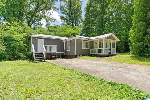 779 11th Ave SE, Graysville, AL 35073