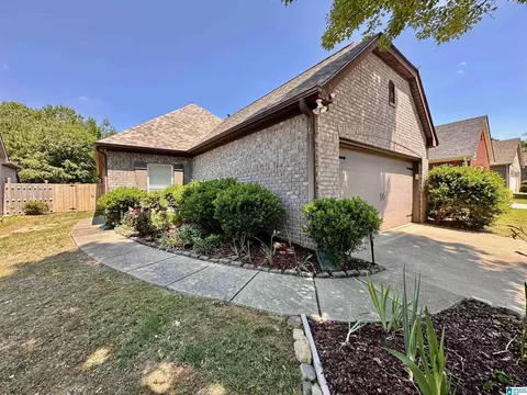 2726 Oxmoor Glen Dr, Birmingham, AL 35211