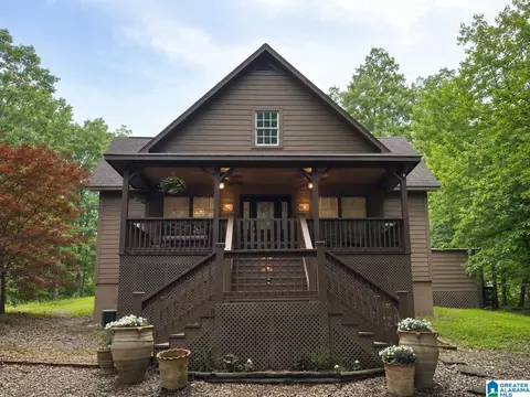 26 Shady Grove Rd, Talladega, AL 35160