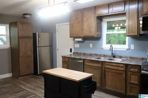 313 Oak Ln, Mulga, AL 35118