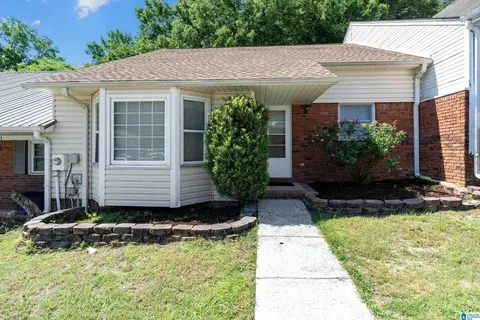 1129 King Arthur Ct, Alabaster, AL 35007