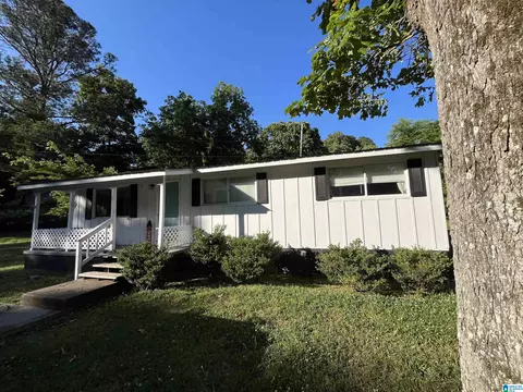 6015 Saks Rd, Anniston, AL 36206