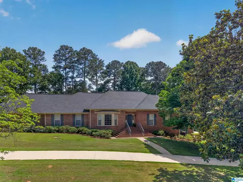 360 Kelly Lynn Dr, Anniston, AL 36207