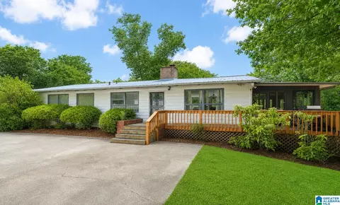 2053 Crestmont Dr, Vestavia Hills, AL 35226