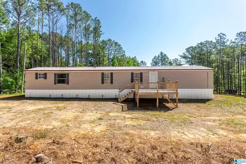 220 Wood River Ln, Talladega, AL 35160