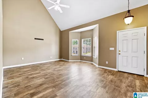 Living - 83 Park Dr S, Clanton, AL 35045 photo 2 of 3