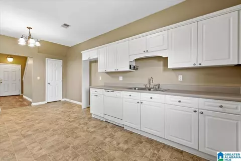 Entry Way - 83 Park Dr S, Clanton, AL 35045 photo 1 of 2