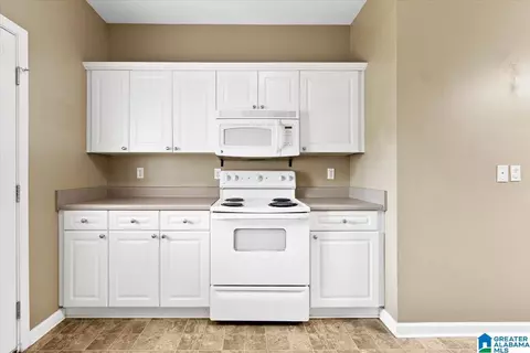 Kitchen - 83 Park Dr S, Clanton, AL 35045 photo 2 of 2