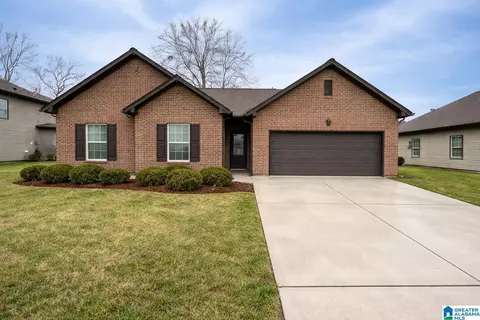 106 Falling Waters Ln, Alabaster, AL 35114