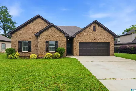 106 Falling Waters Ln, Alabaster, AL 35114