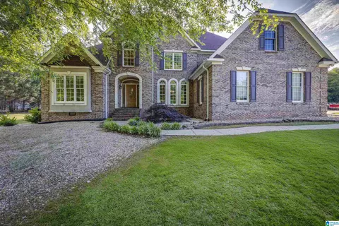 975 Avalon Ln, Anniston, AL 36207