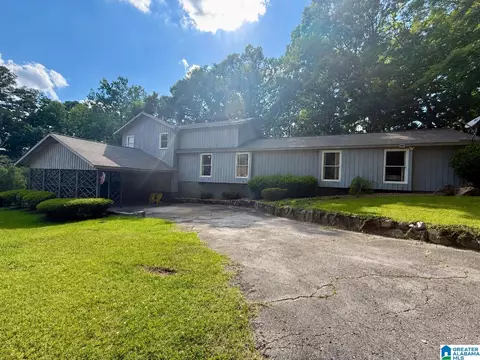 1624 Lakeshore Dr, Anniston, AL 36207