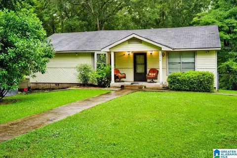 3939 Old Johns Rd, Hueytown, AL 35023