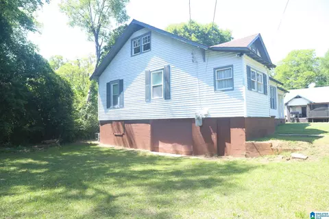 Exterior - 326 E 5th St, Anniston, AL 36207 photo 2 of 3