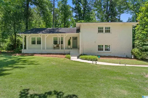 3244 Mockingbird Ln, Hoover, AL 35226