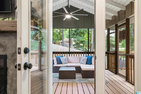 1066 Chateau Dr, Helena, AL 35080