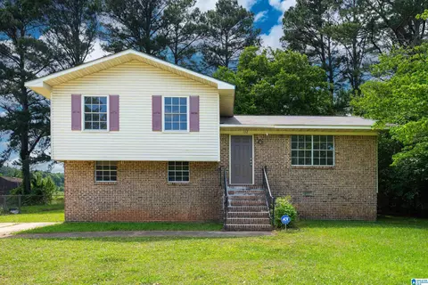 132 Greenridge Rd, Hueytown, AL 35023