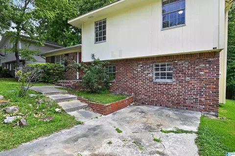 121 Redstone Dr, Birmingham, AL 35215