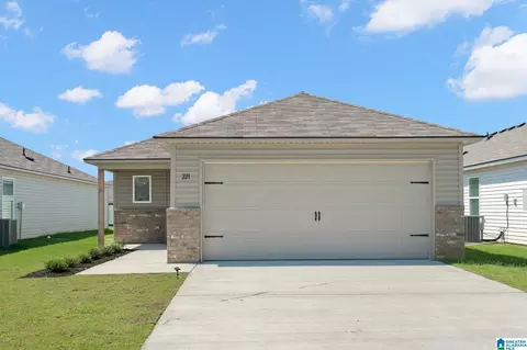 105 Yellowhammer Dr, Childersburg, AL 35044