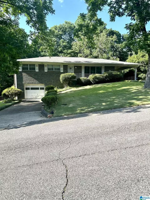 3011 Crestlane Dr, Adamsville, AL 35005