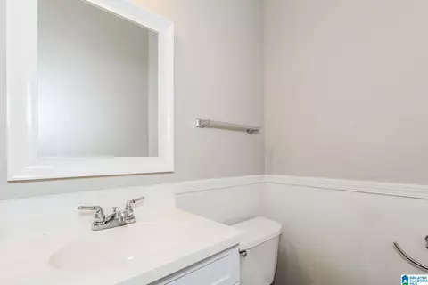 Bath - 232 Warwick Ln, Alabaster, AL 35007 photo 3 of 3